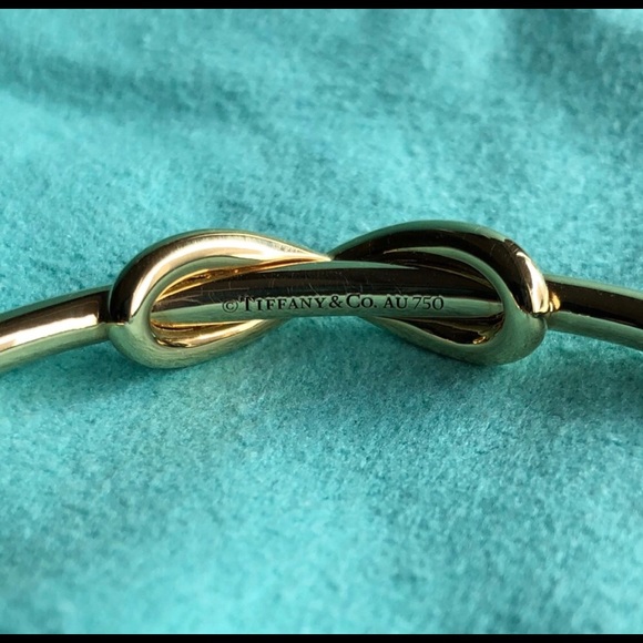 (Last one) TIFFANY 18K Gold Infinity Cuff - Picture 6 of 8